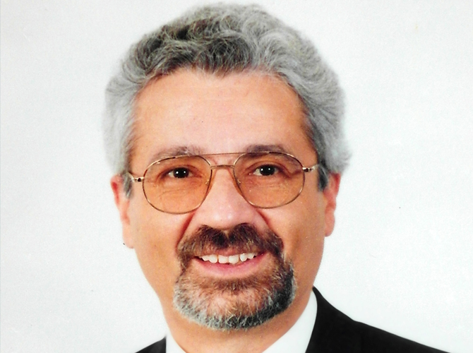 Diş Hekimi Ömer Engin